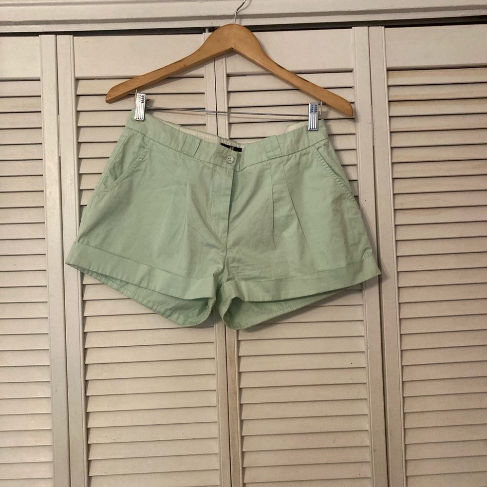 Pretty little short pants